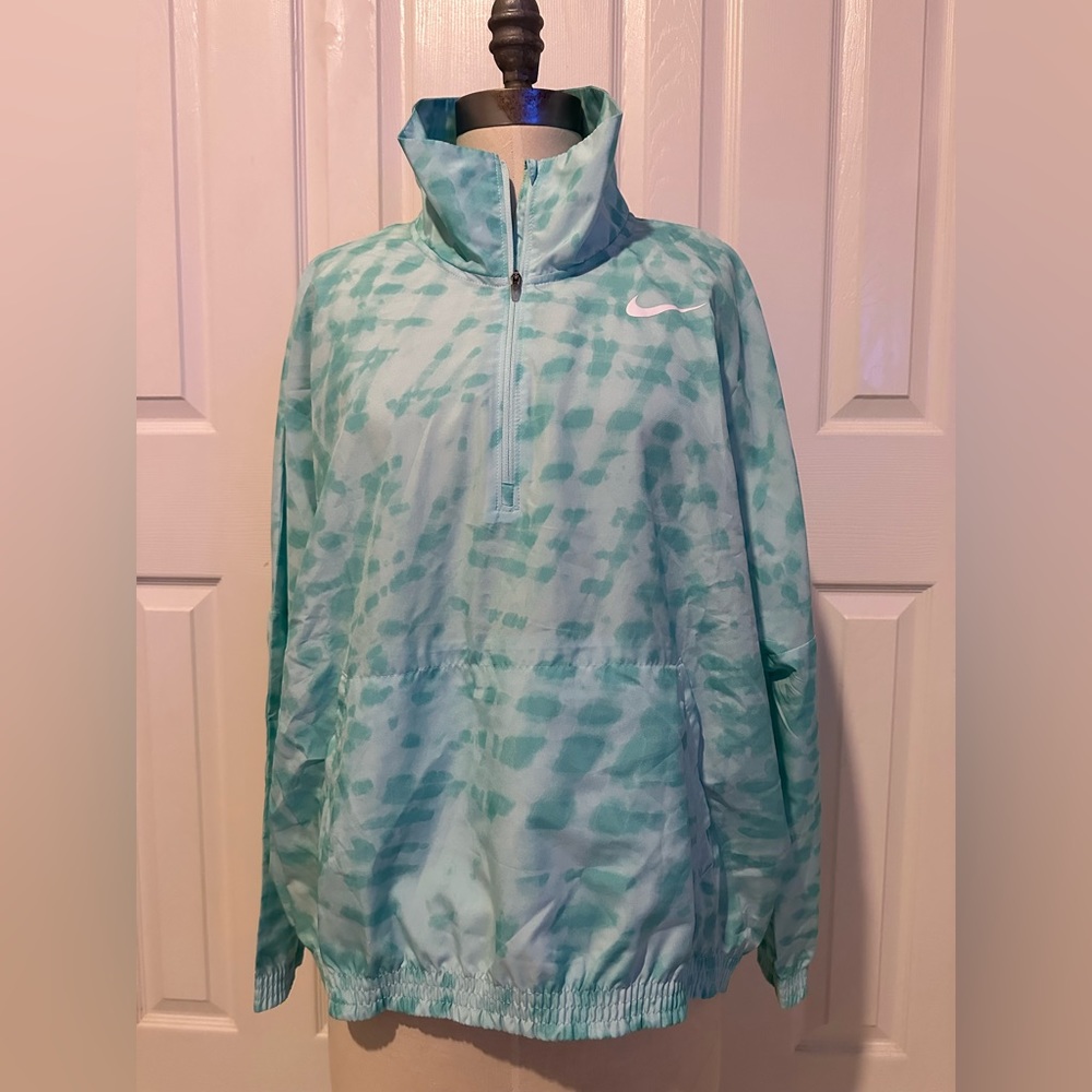 Nike Women's Blue Pullover Top